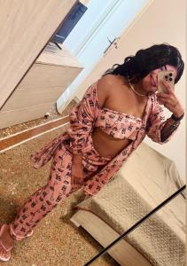 614853365: Chica busca chico en Almería