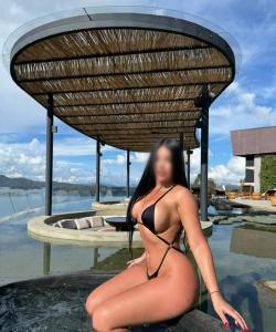 614754335: Chica busca chico en Barcelona