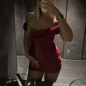 634114987: Chica busca chico en Barcelona
