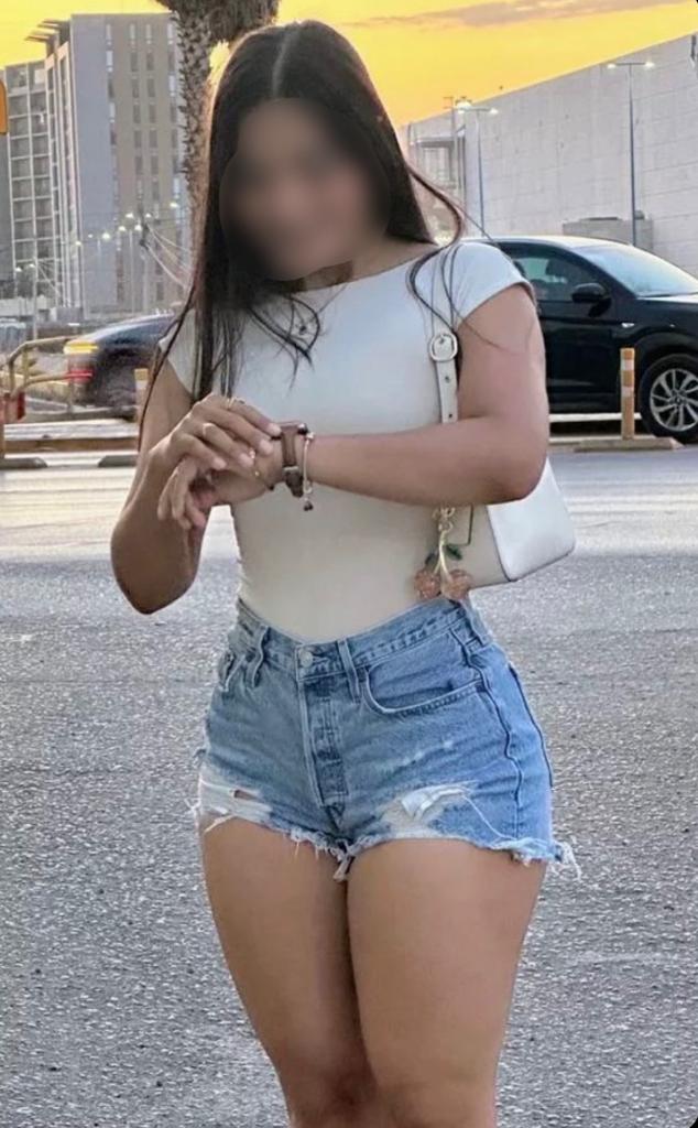614712404: Chica busca chico en Tarragona