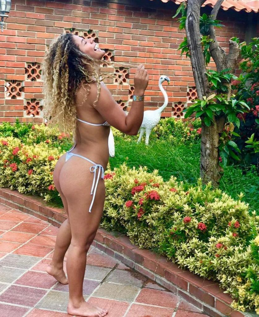 613609525: Chica busca chico en Málaga