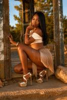 663046995: Chica busca chico en Ibiza