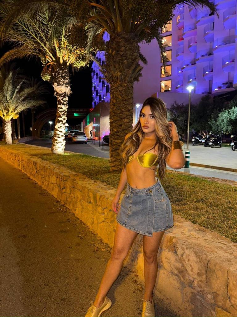 631945627: Chica busca chico en Lérida