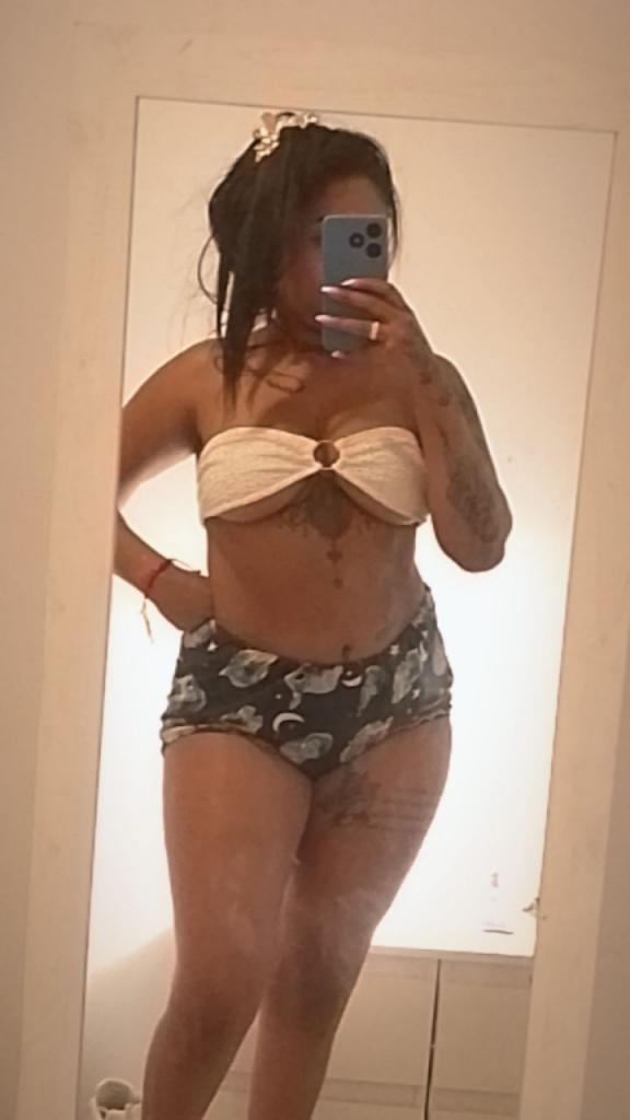Chica busca chico en Granada: 