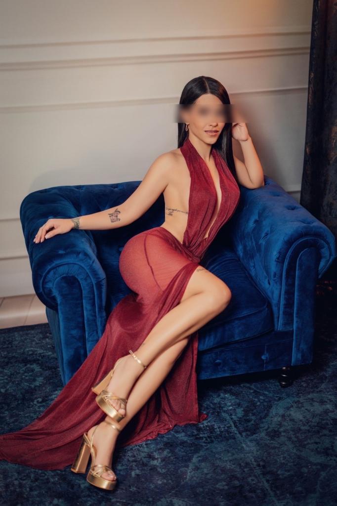 642918939: Chica busca chico en Madrid