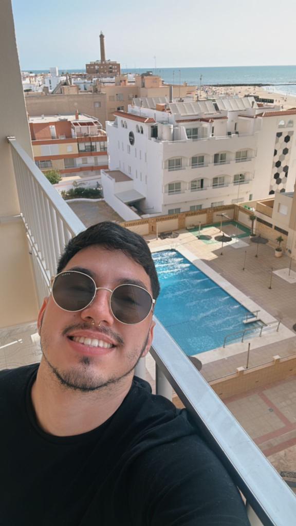 Chico busca chica en Sevilla: 