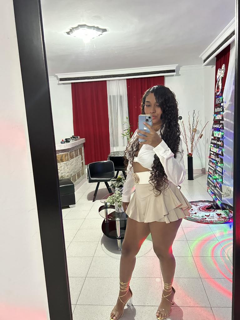 Chica busca chico en Ibiza: 