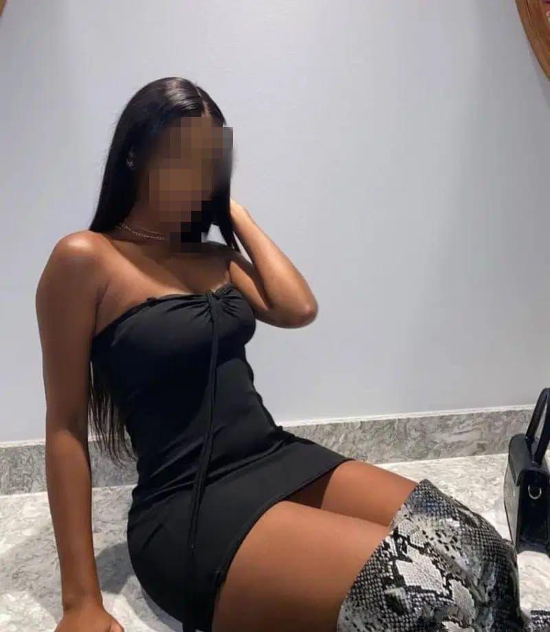 Chica busca chico en Alicante: Chica busca chico