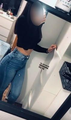 617803841: Chica busca chico en Sevilla