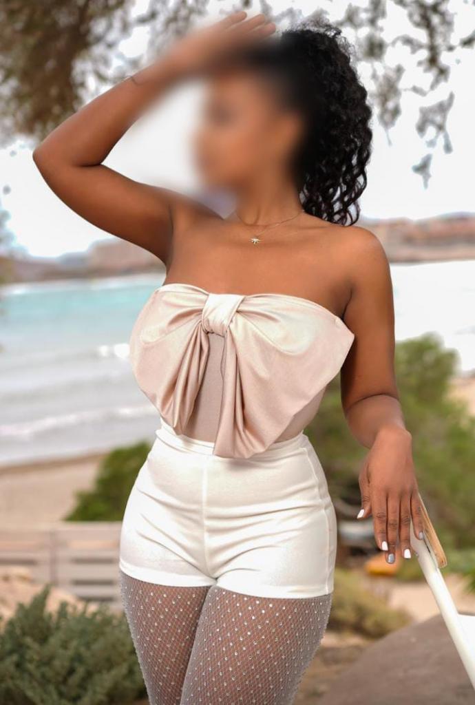 Chica busca chico en Tenerife: 