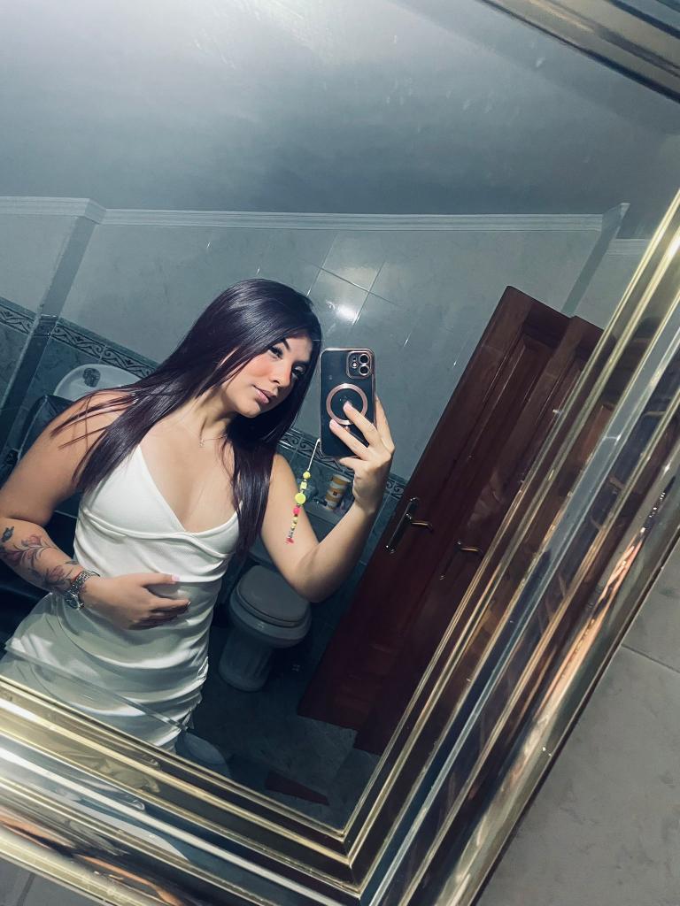 607040181: Chica busca chico en Málaga
