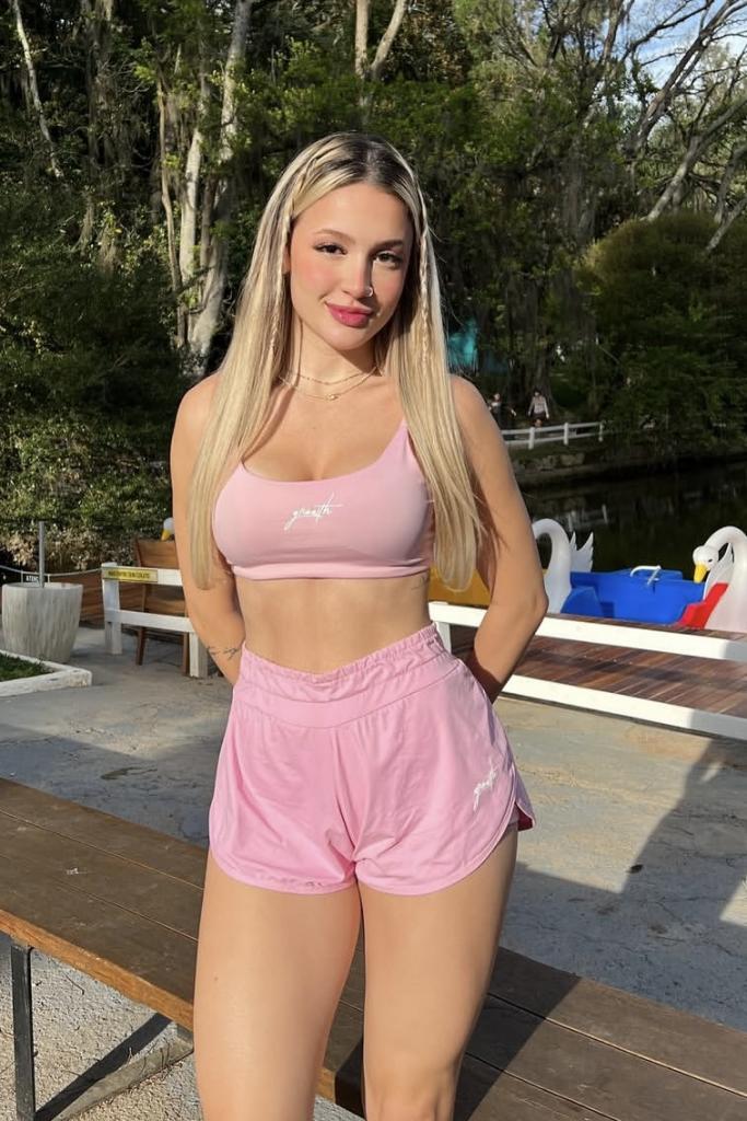 Chica busca chico en Alicante: Chica busca chico