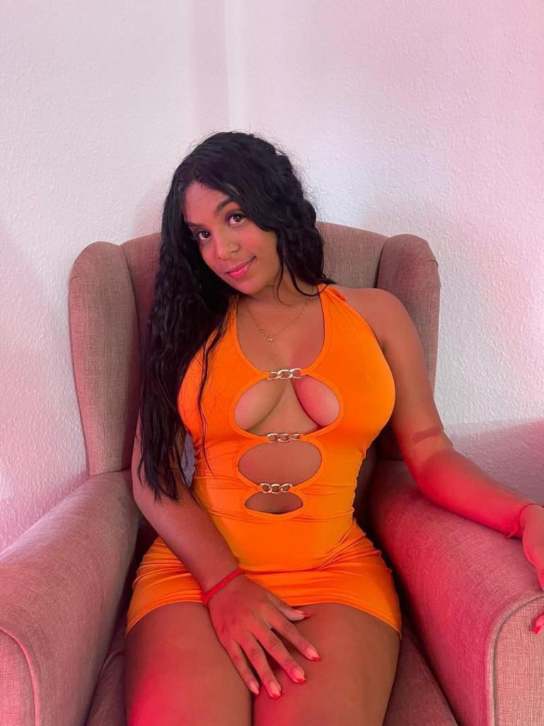 Chica busca chico en Tenerife: 
