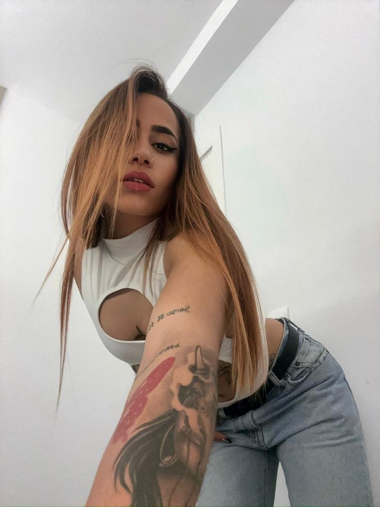 Chica busca chico en Barcelona: 