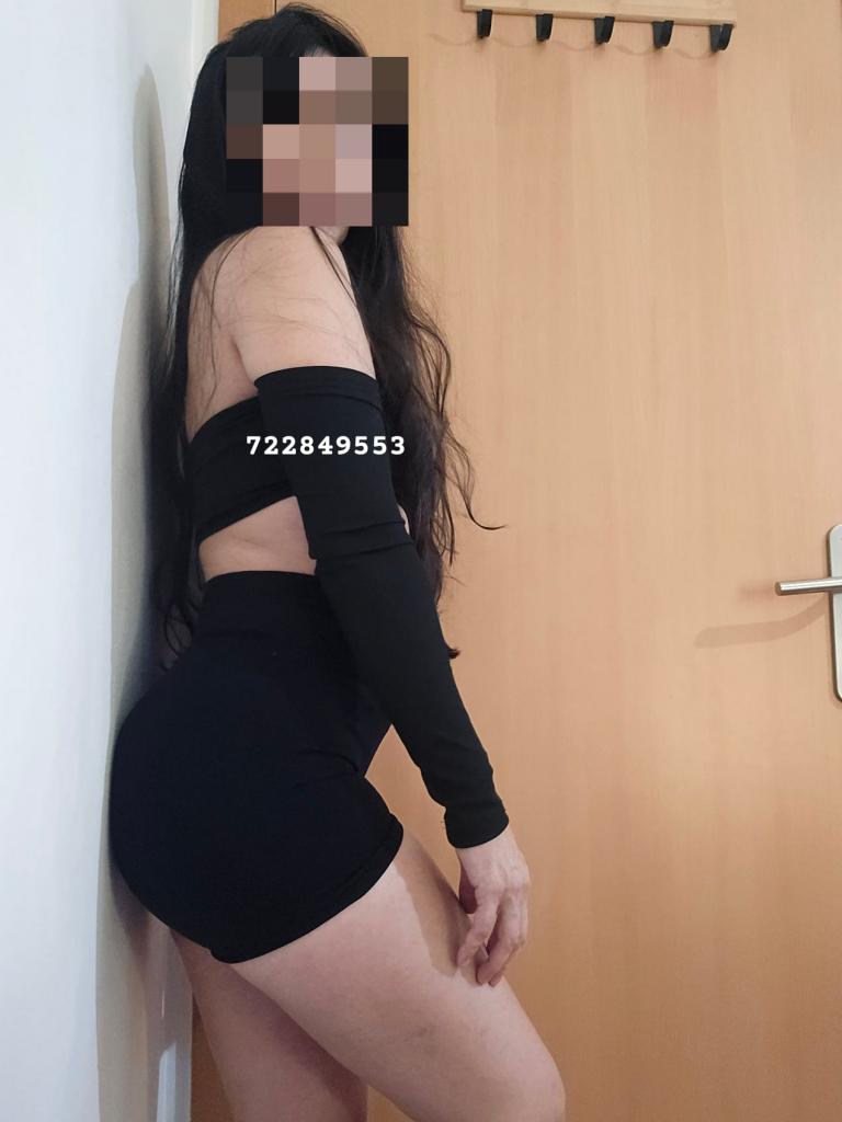 722849553: Chica busca chico en Gerona