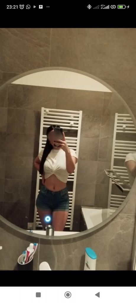 Chica busca chico en Granada: 