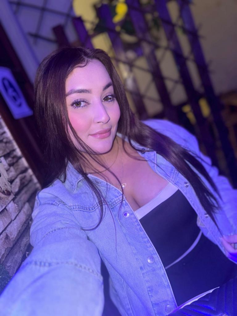 Chica busca chico en Cádiz: 