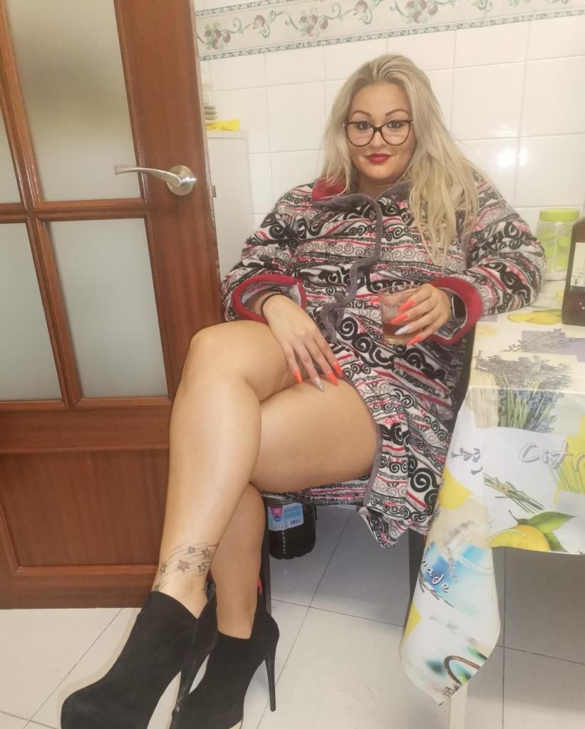 642967406: Chica busca chico en Asturias