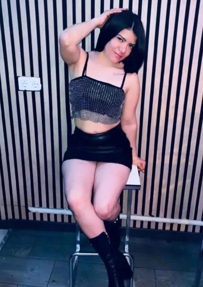 614761898: Chica busca chico en Sevilla