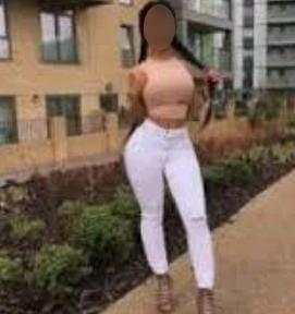 617803841: Chica busca chico en Sevilla