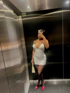 624766165: Chica busca chico en Barcelona