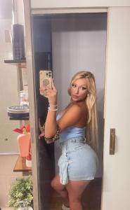 631988942: Travesti en Barcelona