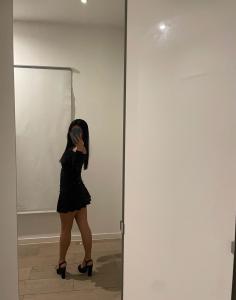 695333736: Chica busca chico en Barcelona