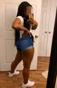 631954606: Chica busca chico en Barcelona