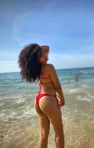 633846678: Chica busca chico en Sevilla