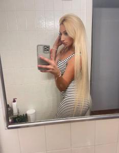 631988942: Travesti en Barcelona