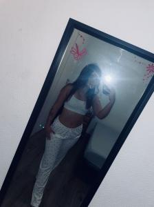 607040181: Chica busca chico en Málaga