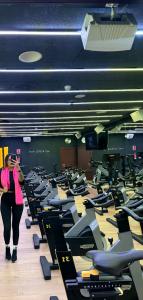 604297236: Chica busca chico en Sevilla