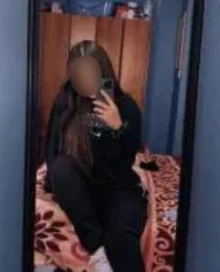 617803841: Chica busca chico en Sevilla