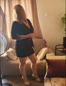 932466522: Chica busca chico en Barcelona
