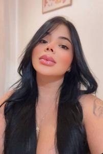 634818295: Chica busca chico en Sevilla