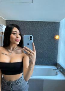 672507132: Chica busca chico en Barcelona