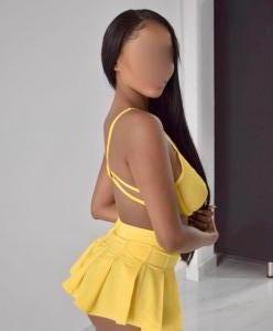 664063628: Chica busca chico en Barcelona