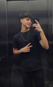 674897420: Chico busca chica en Barcelona