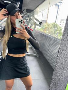 663871155: Chica busca chico en Gerona