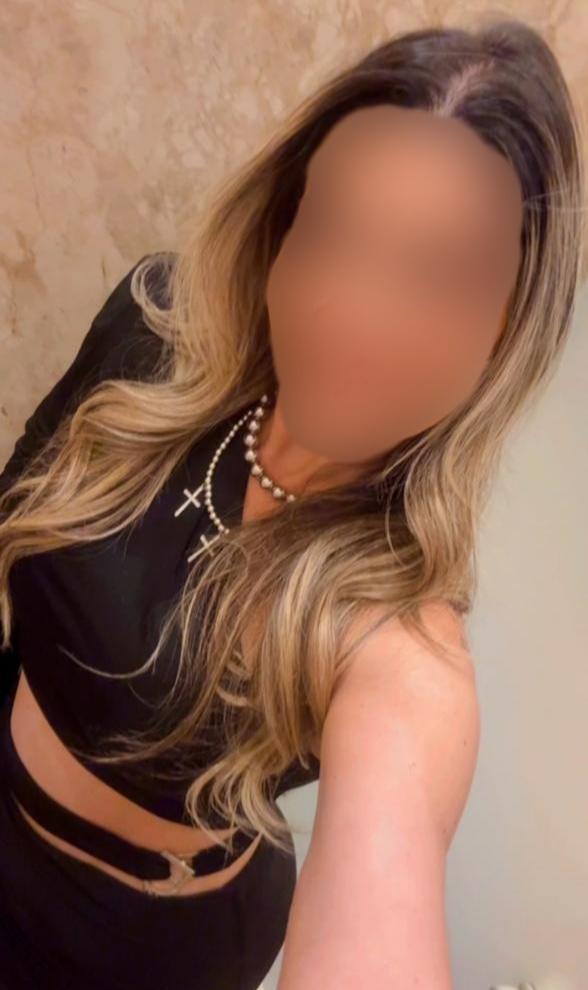 672345510: Chica busca chico en La Coruña