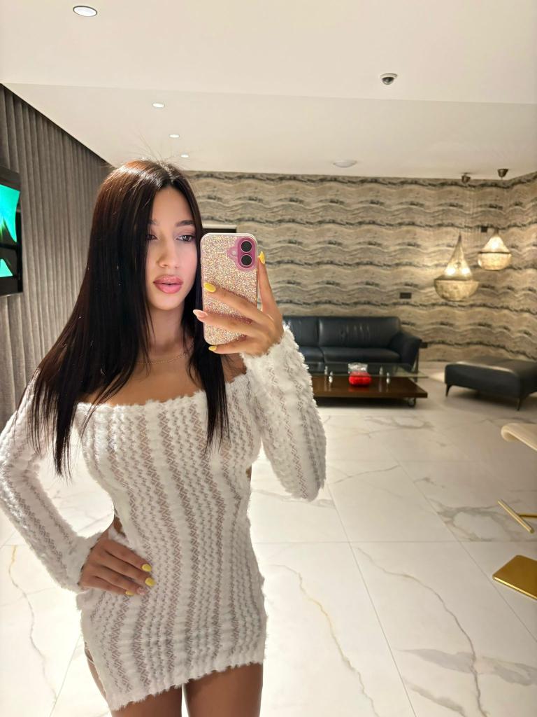 Chica busca chico en Ibiza: Chica busca chico