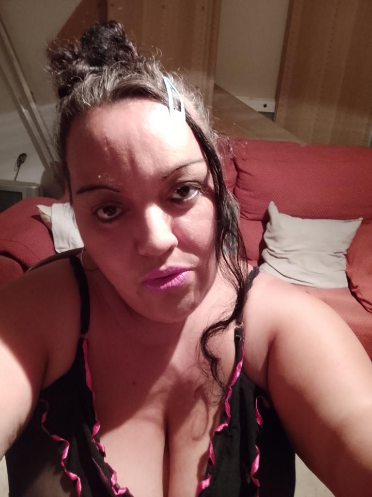Chica busca chico en Sevilla: 