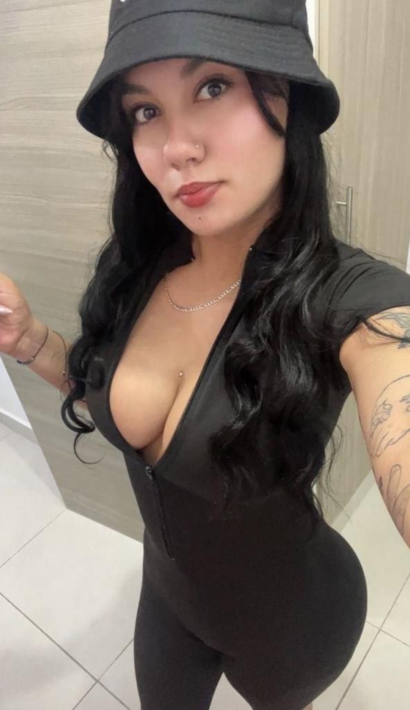 631393571: Chica busca chico en La Coruña