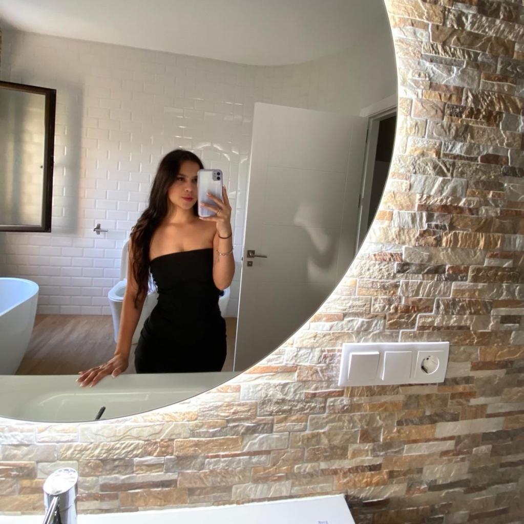 642997943: Chica busca chico en Madrid