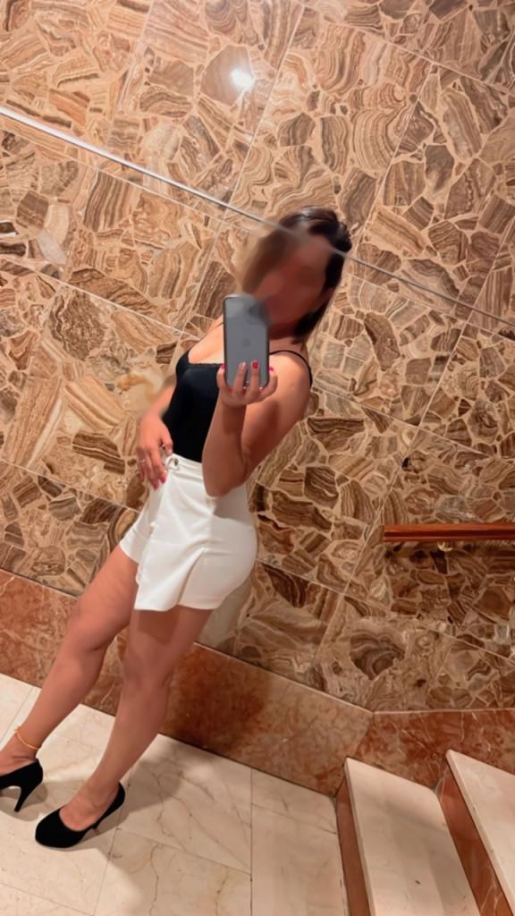 611279228: Chica busca chico en Madrid