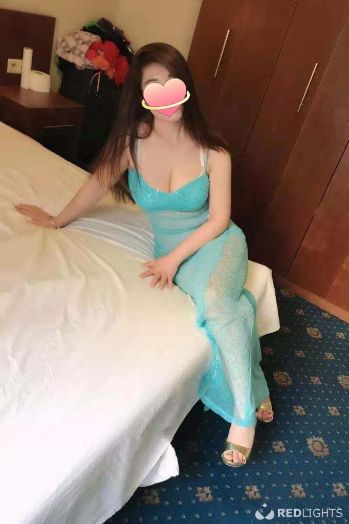634318593: Chica busca chico en La Coruña