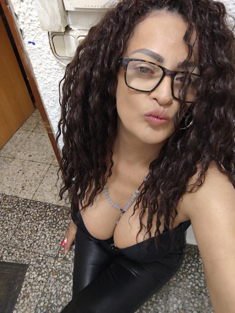 643016912: Chica busca chico en La Coruña
