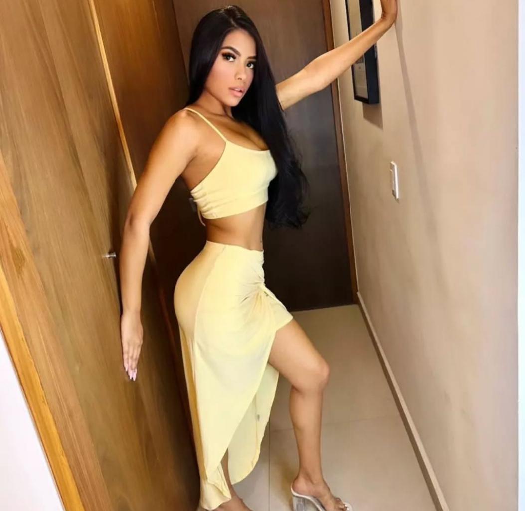 Chica busca chico en Ibiza: Chica busca chico