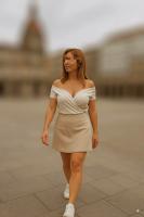 641092345: Chica busca chico en La Coruña