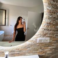 642997943: Chica busca chico en Madrid